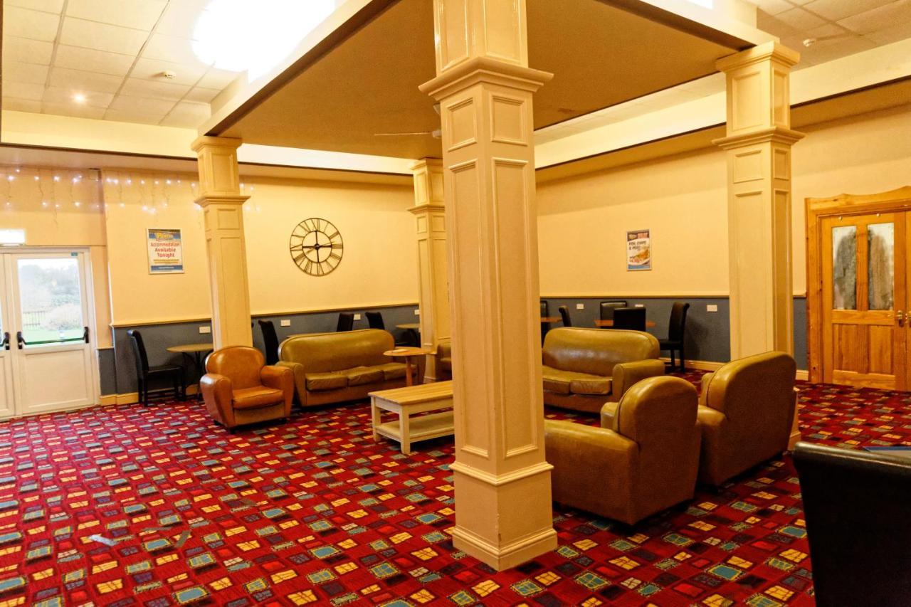 Sand Bay Holiday Village - Adults Only Уэстон-сьюпер-Мэр Экстерьер фото