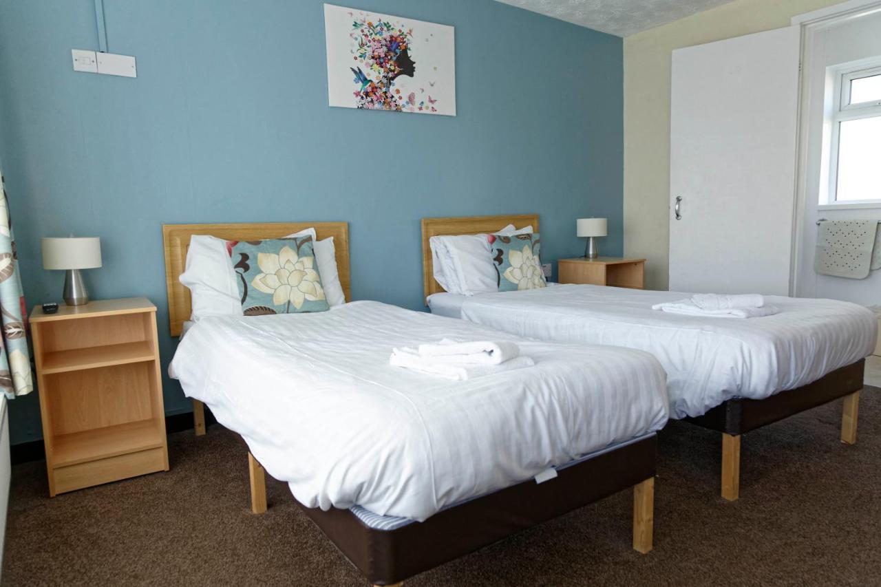 Sand Bay Holiday Village - Adults Only Уэстон-сьюпер-Мэр Экстерьер фото