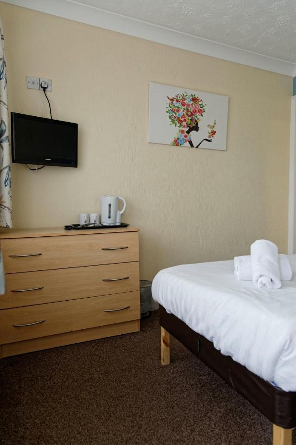 Sand Bay Holiday Village - Adults Only Уэстон-сьюпер-Мэр Экстерьер фото