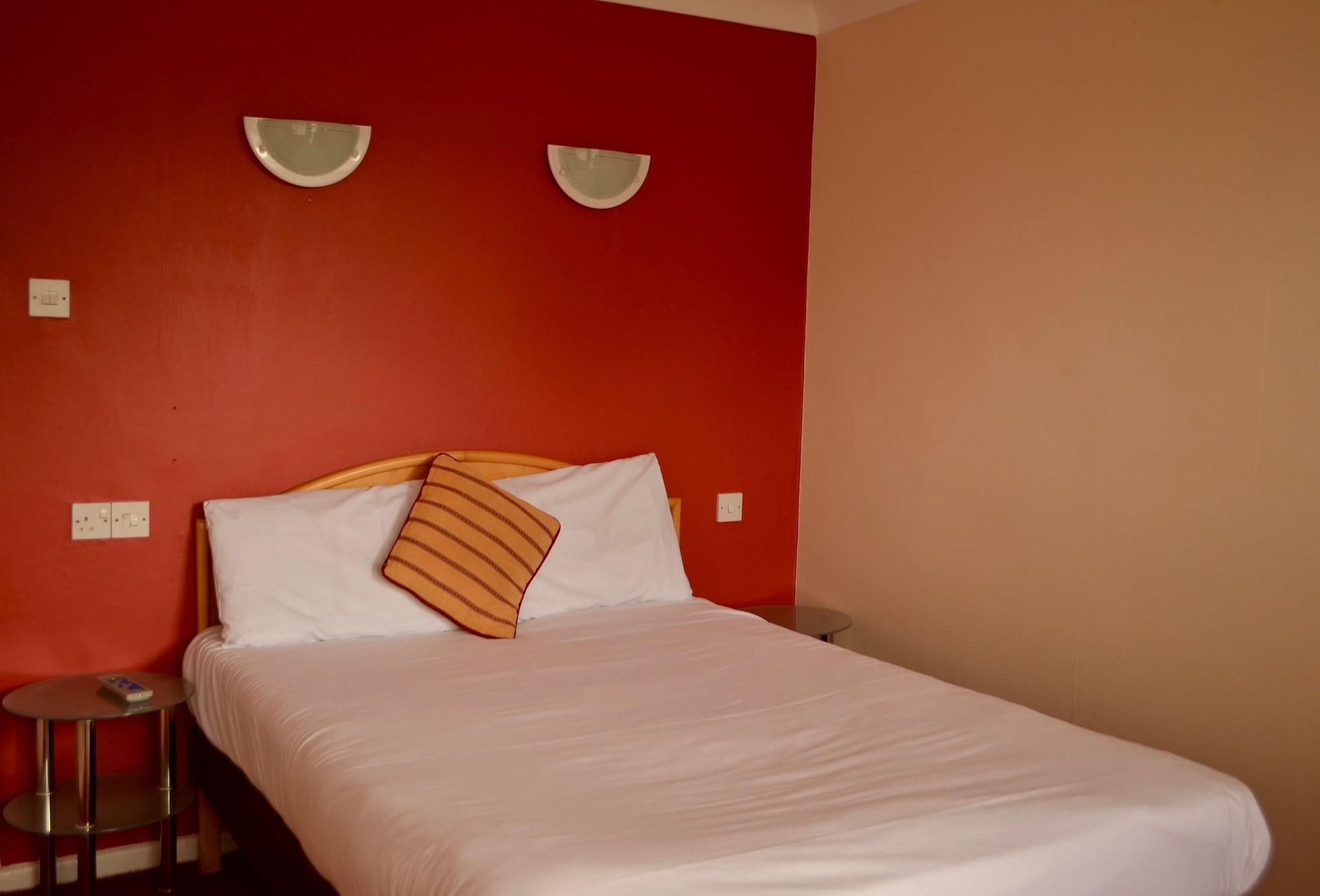 Sand Bay Holiday Village - Adults Only Уэстон-сьюпер-Мэр Экстерьер фото