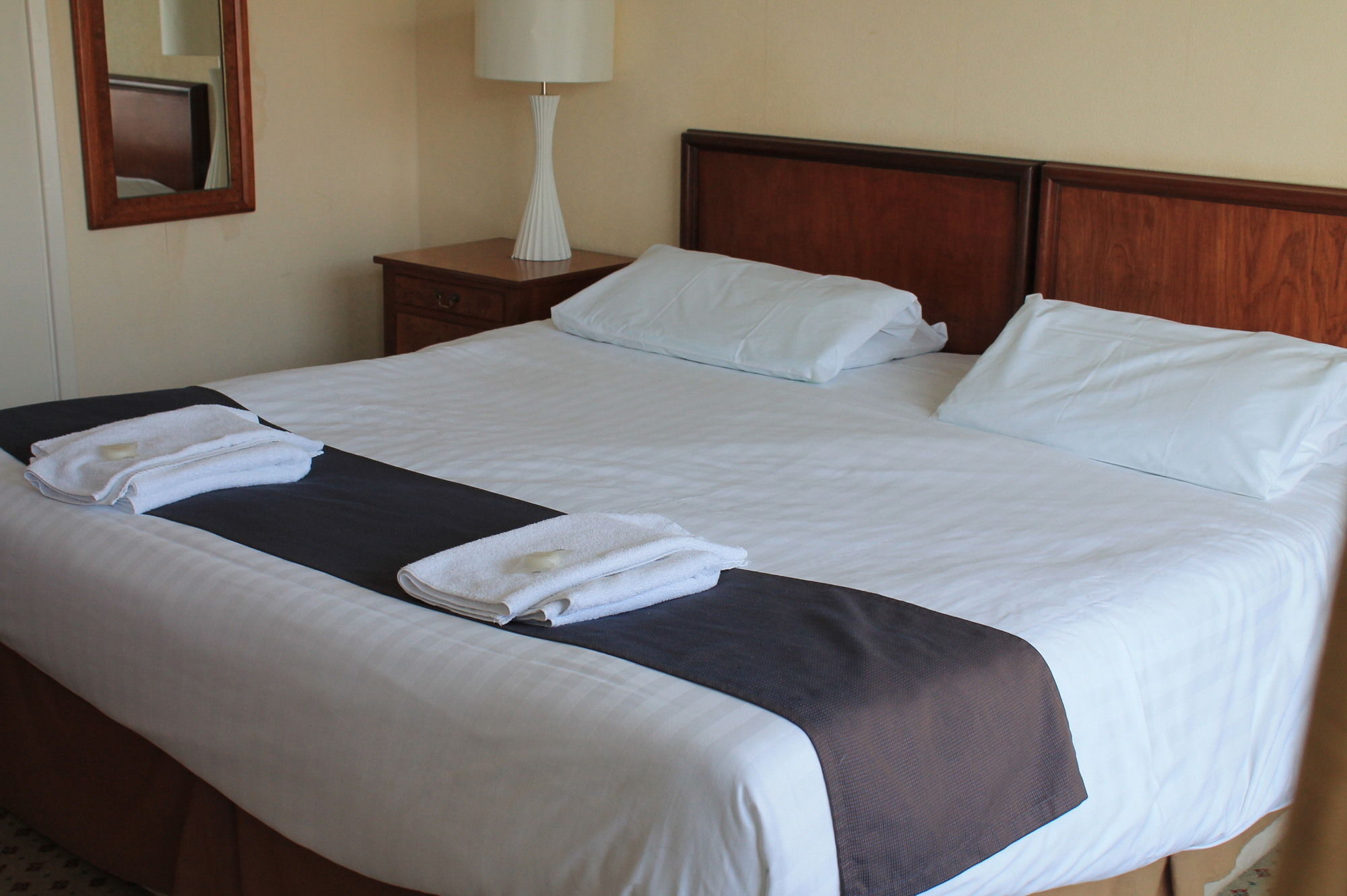 Sand Bay Holiday Village - Adults Only Уэстон-сьюпер-Мэр Экстерьер фото