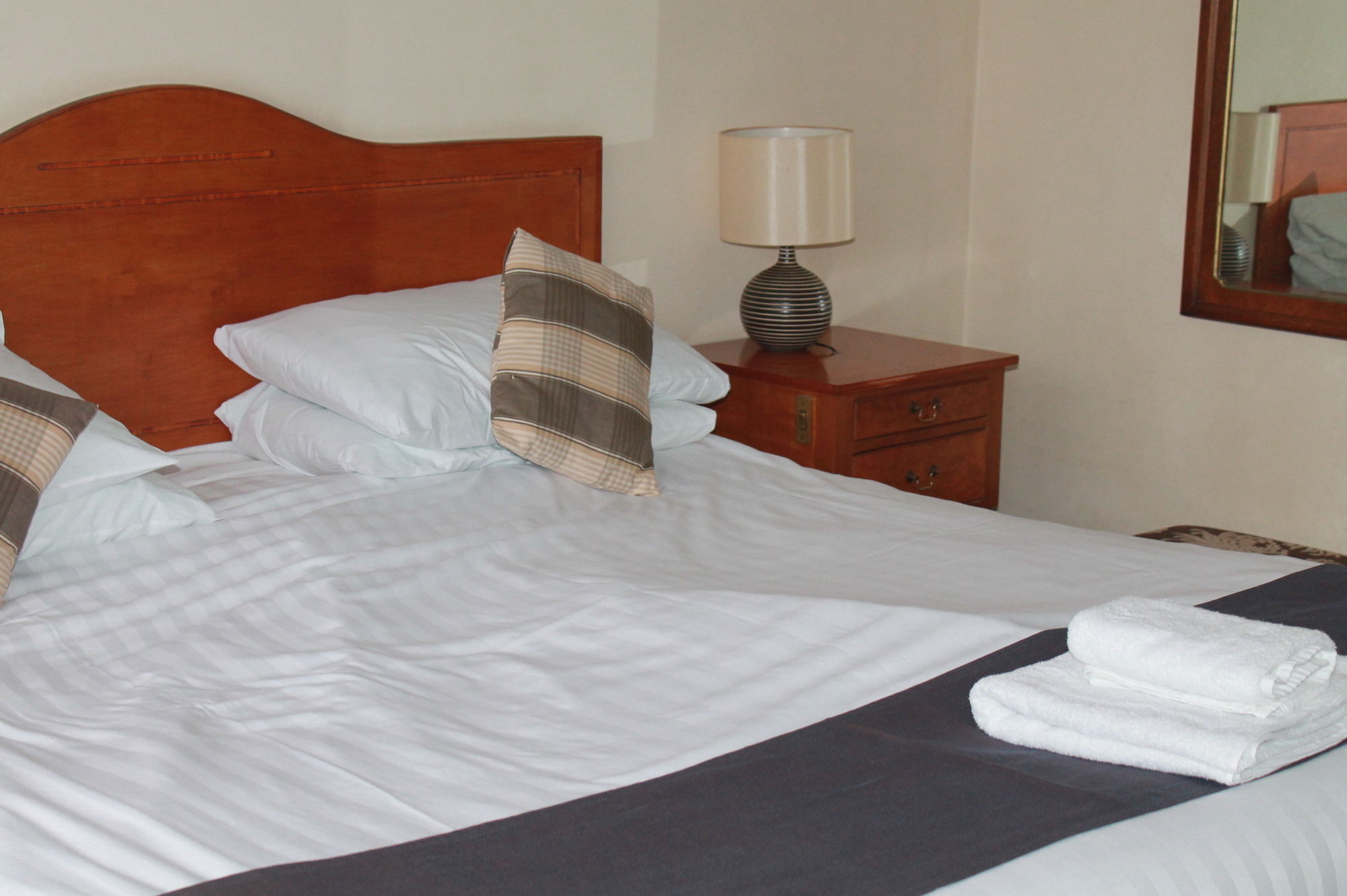 Sand Bay Holiday Village - Adults Only Уэстон-сьюпер-Мэр Экстерьер фото