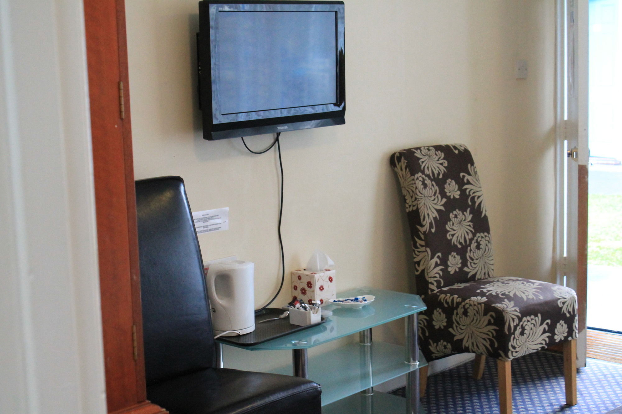 Sand Bay Holiday Village - Adults Only Уэстон-сьюпер-Мэр Экстерьер фото